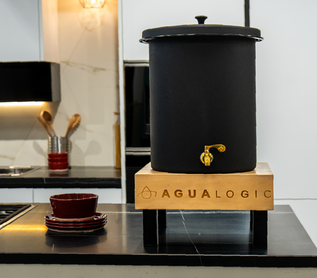 Unidad Peltre – Negro Micromate Grifo Dorado